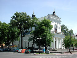 Barokowo-klasycystyczny kościół p.w. św. Stanisława biskupa męczennika
