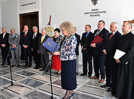 Wystawa o ks. Brzósce w Senacie RP