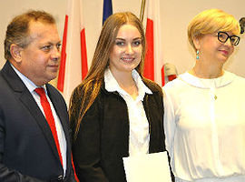 Wręczono stypendia premiera