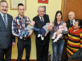 Trojaczki w Urzędzie